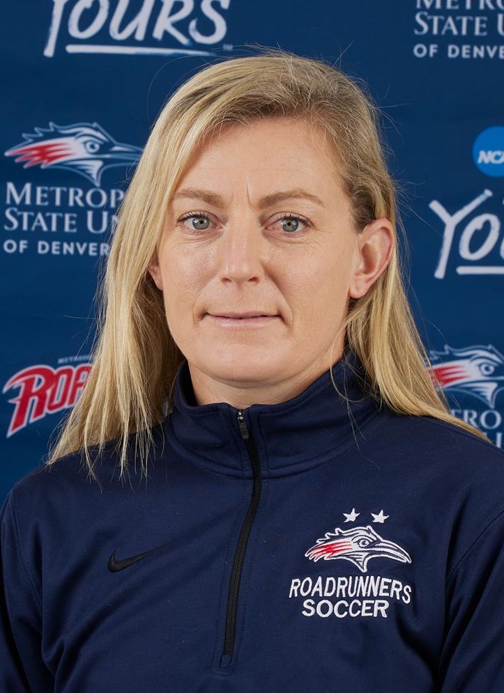 Head shot of Bonnie Young