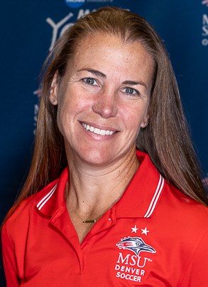 Head shot of Kat Mertz