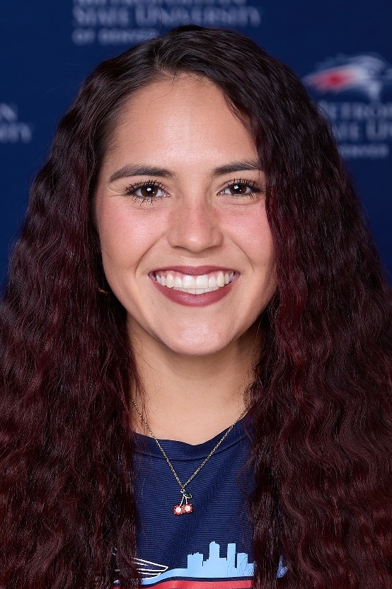 Head shot of Ari Valdez