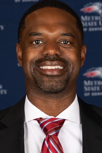 Head shot of Dwight Thorne