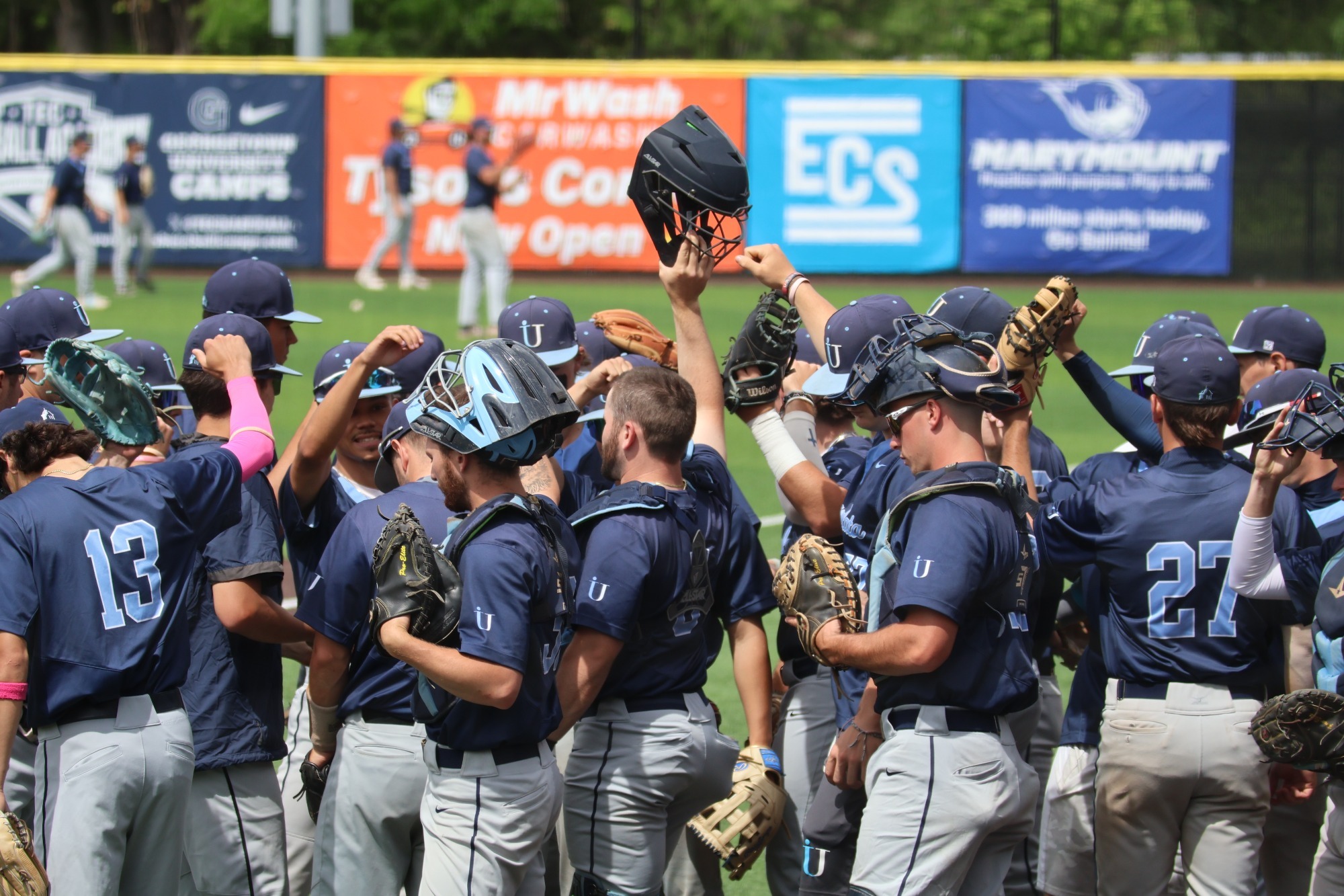 IU Baseball PT Playoff win team