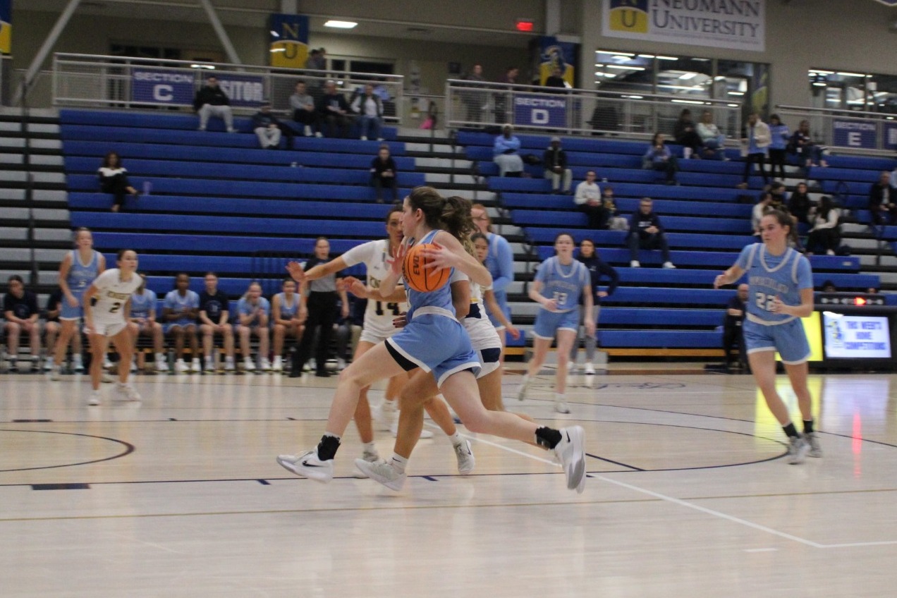 IUWB vs Neumann Abby Grillo drive