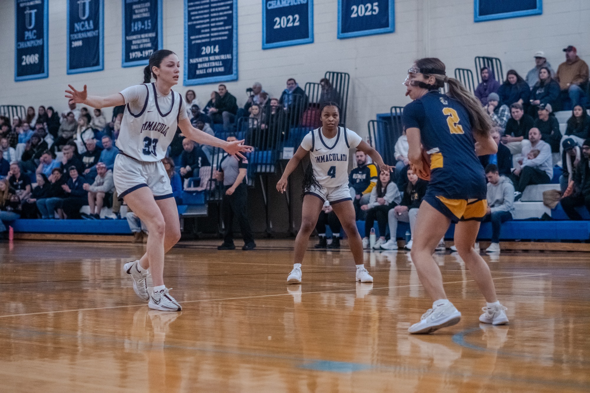 IUWBB 2025-26 JF Ettorre and Little Defend
