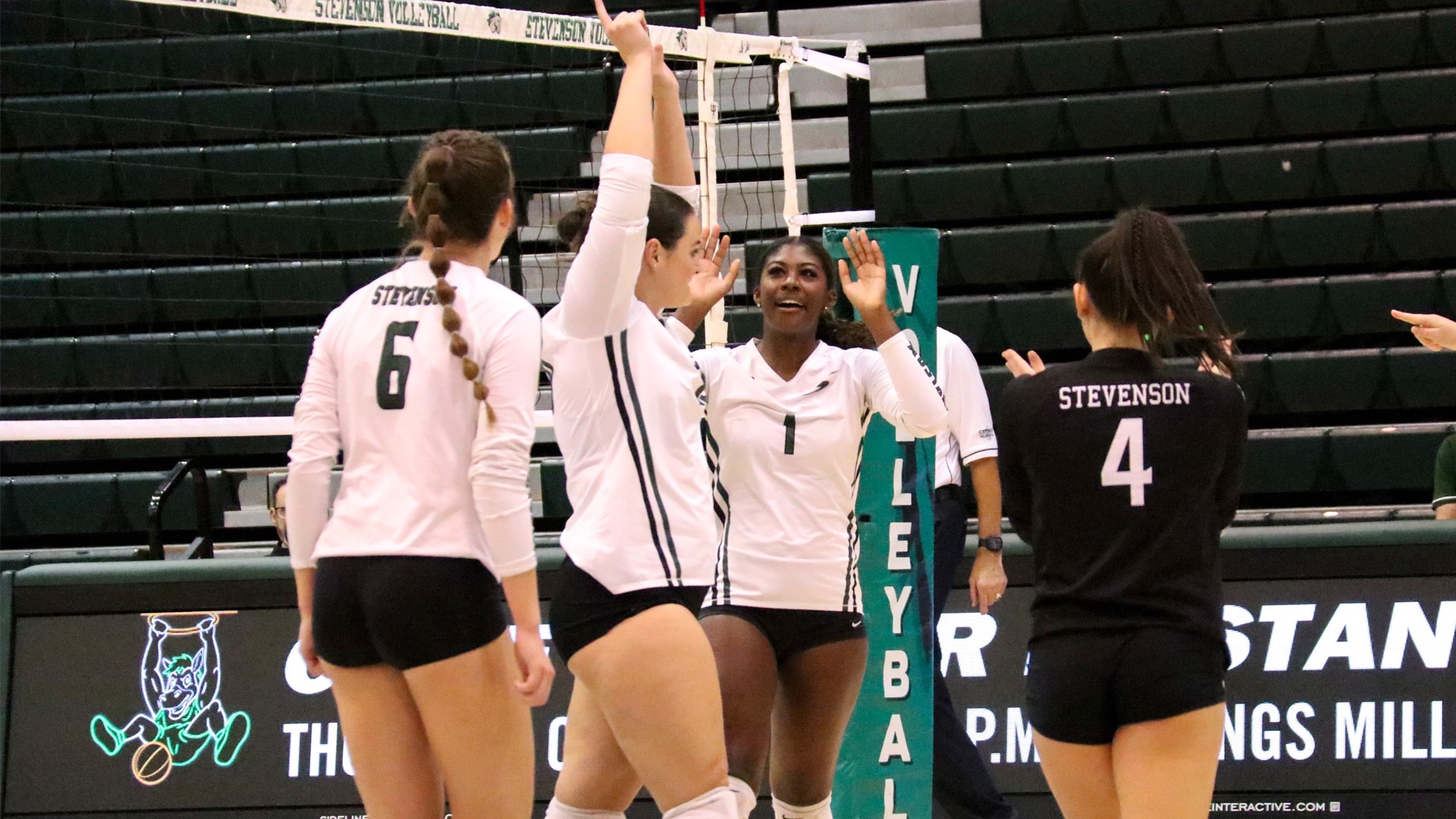 Salazar Celebrating the Point with her teammate Hornickle