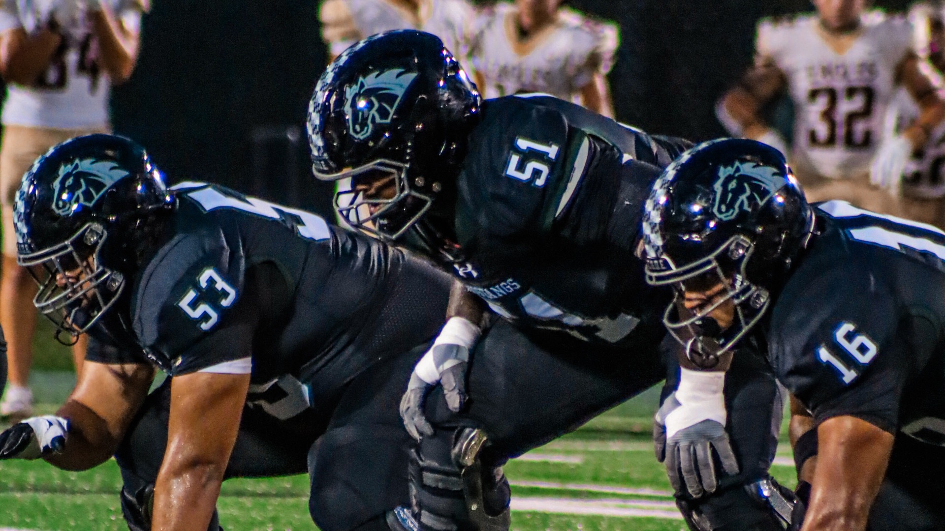 Offensive line getting set