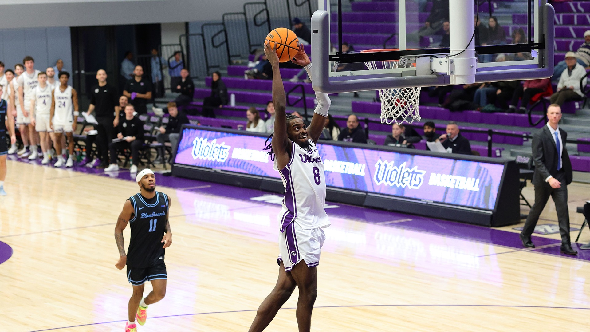 Alex Daniels dunks vs. John Jay