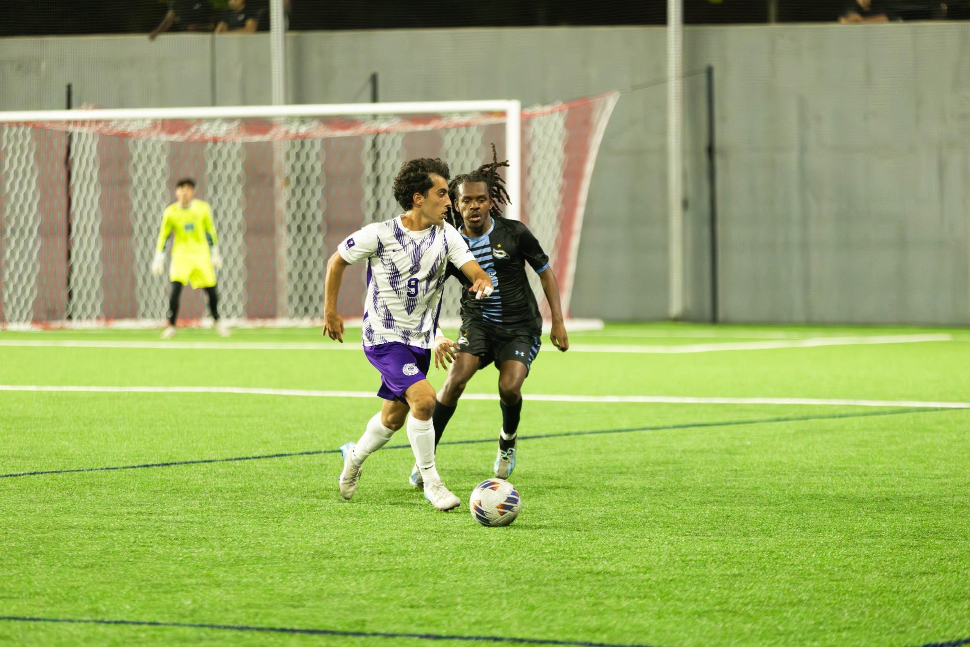 Keyon Namdar running with ball