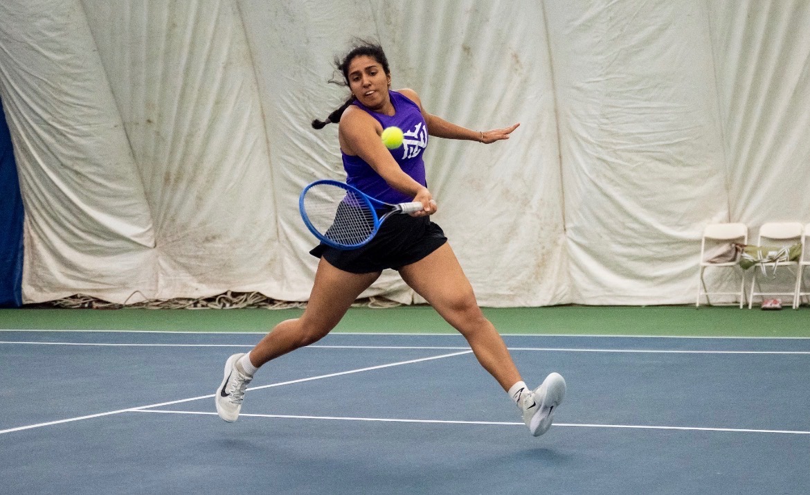 Adity Narayan action shot 