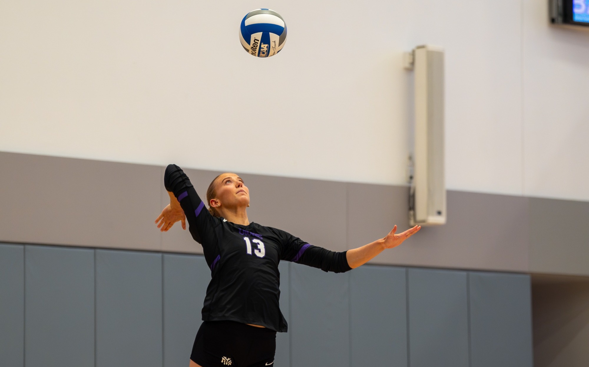 Grace Nelson jump serve