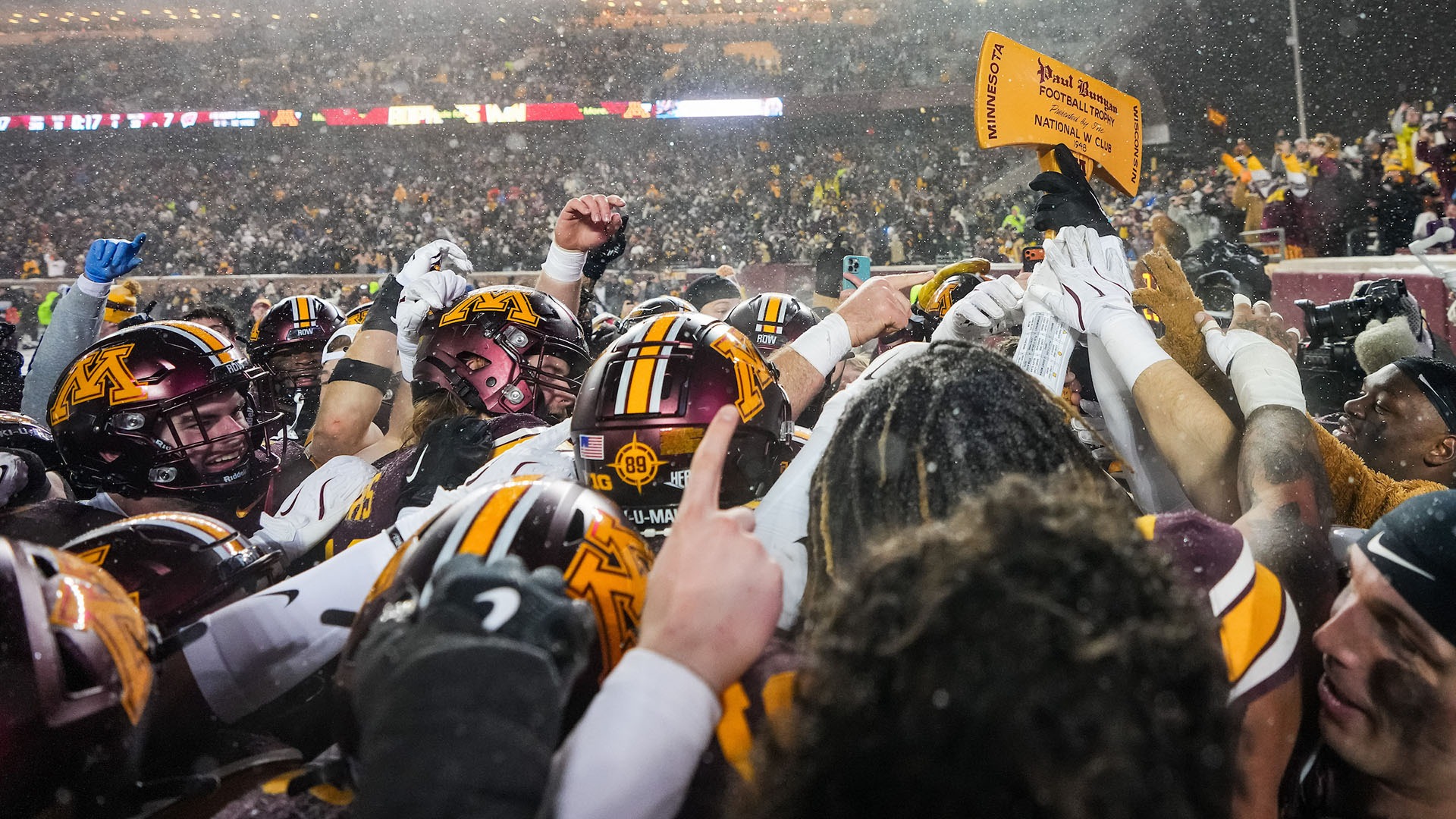 team, celebration, Paul Bunyan's Axe