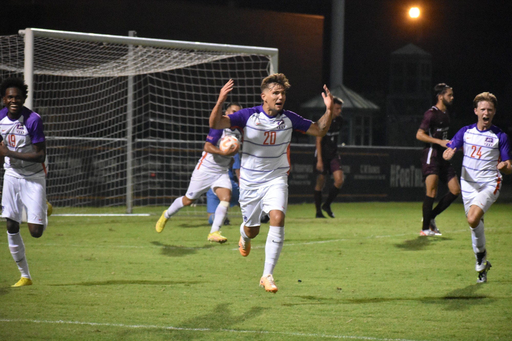 Men's soccer ties Bellarmine in opening contest University of