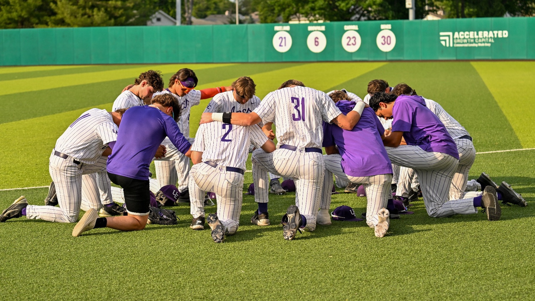 Baseball Team Huddle MVC Tournament preview