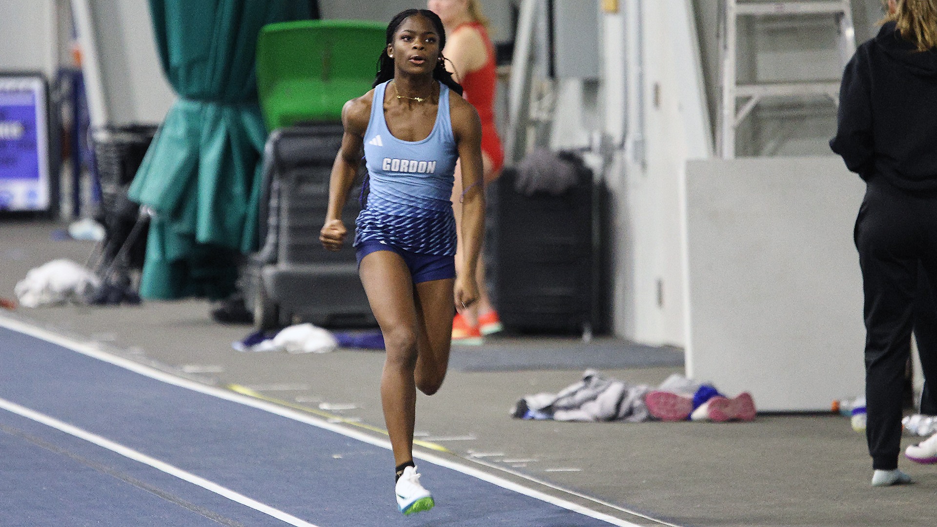 WTRACK2526_WHT_Lewis1_web