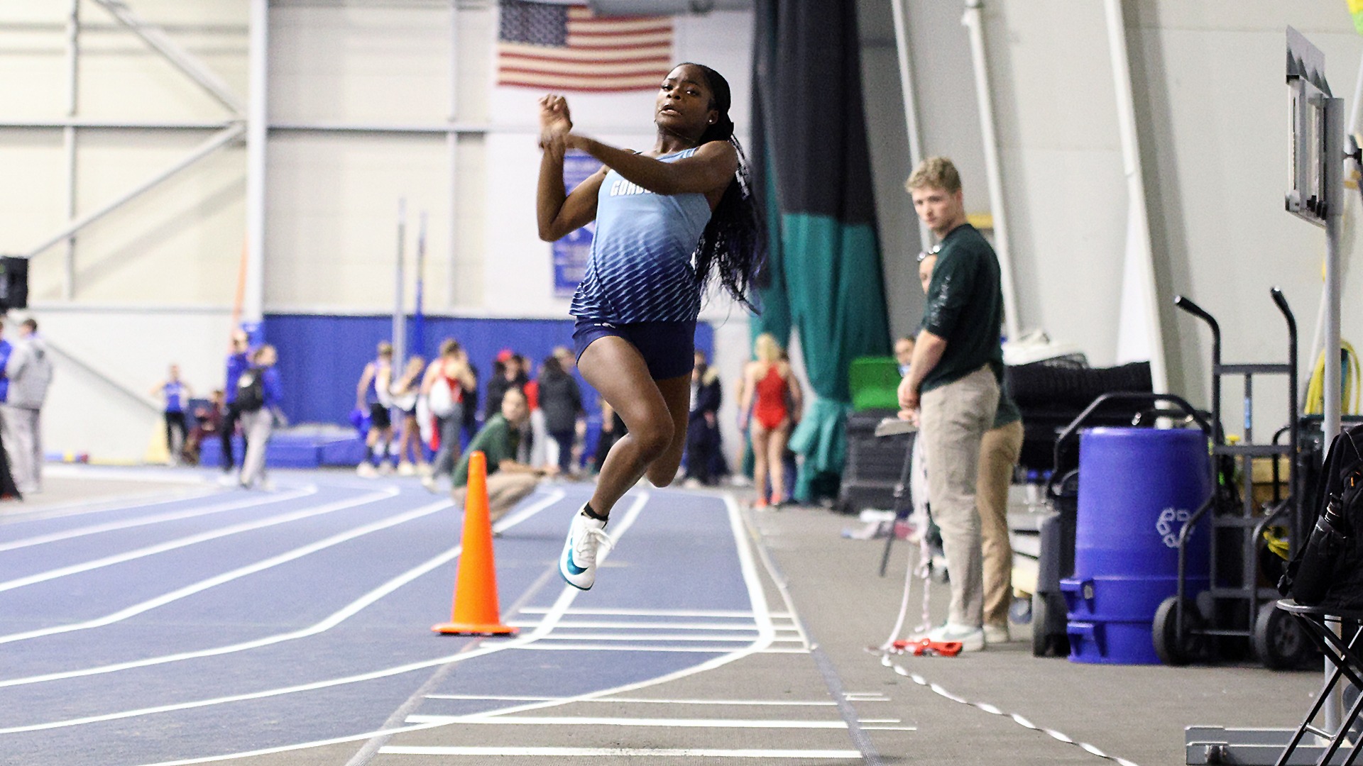 WTRACK2526_WHT_Lewis2_web