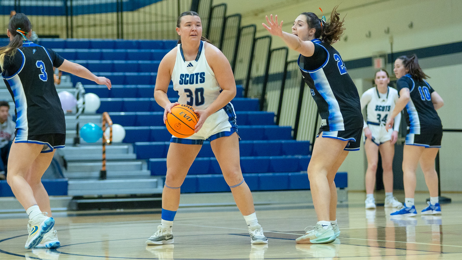 WBB2526_UNE-AZ_Peters2_web