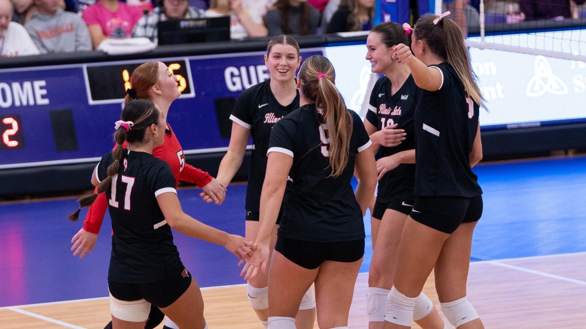 Volleyball Group vs Evansville
