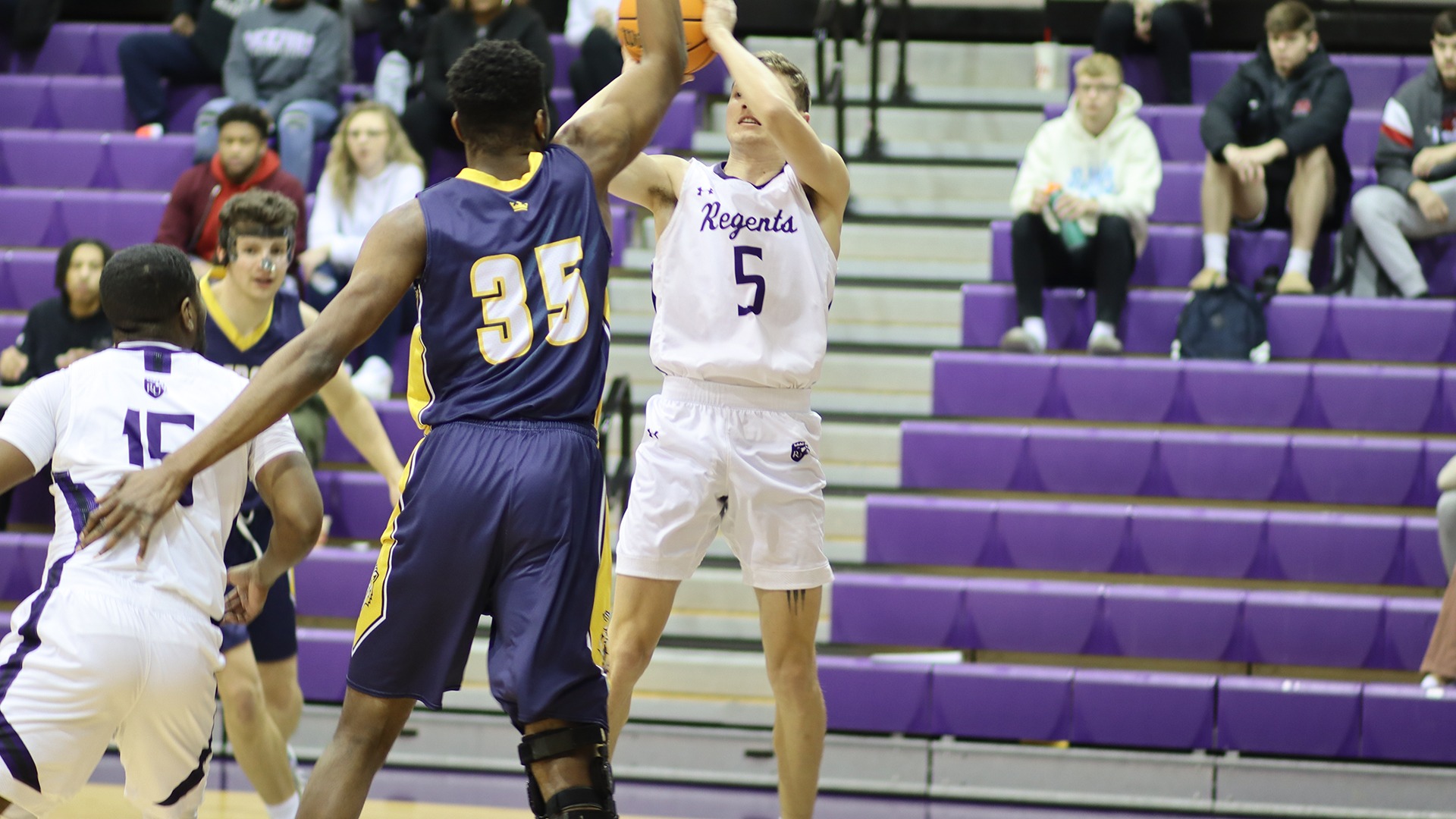Zac Centers 202223 Men's Basketball Rockford University