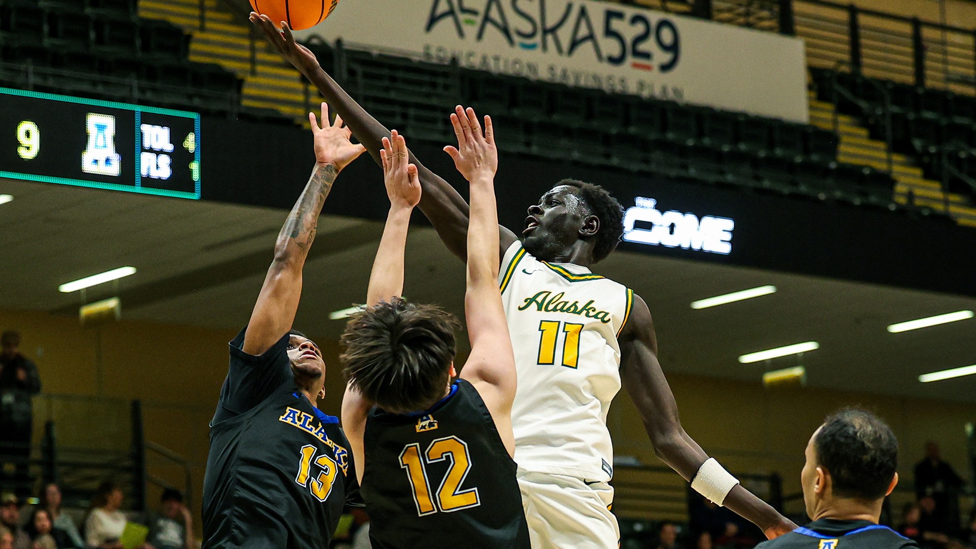 Machar layup vs UAF 2-14-26