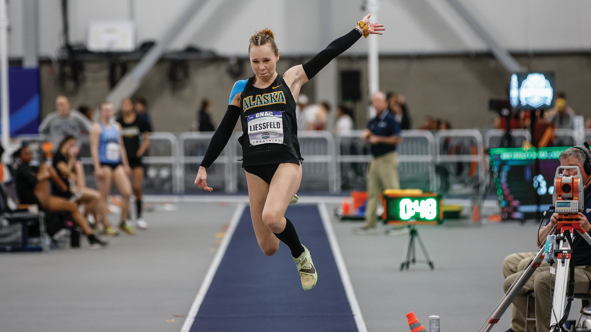 Vivien Liessfeld long jump