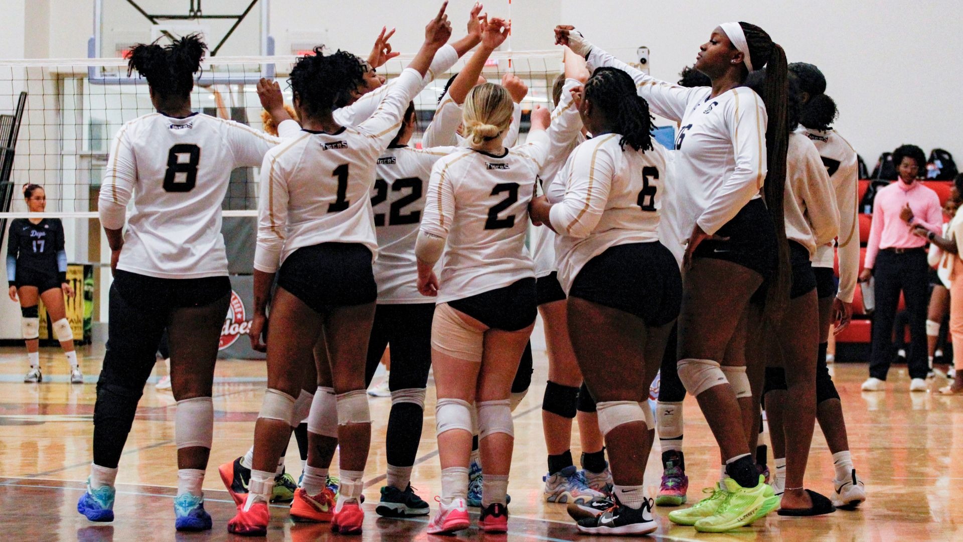 VB Team Huddle at Dega