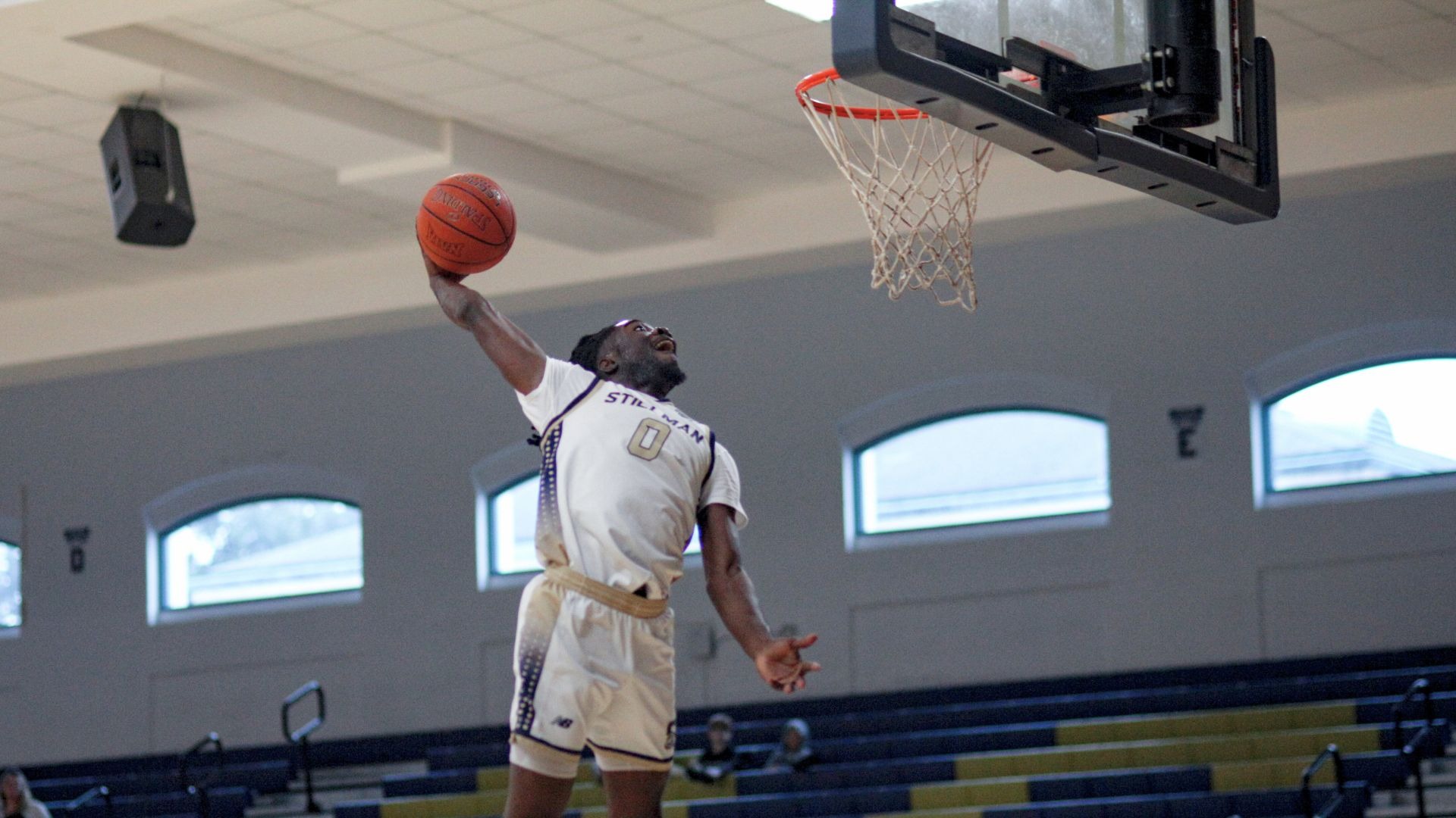 Jordan Fordyce with a slam dunk against Rust