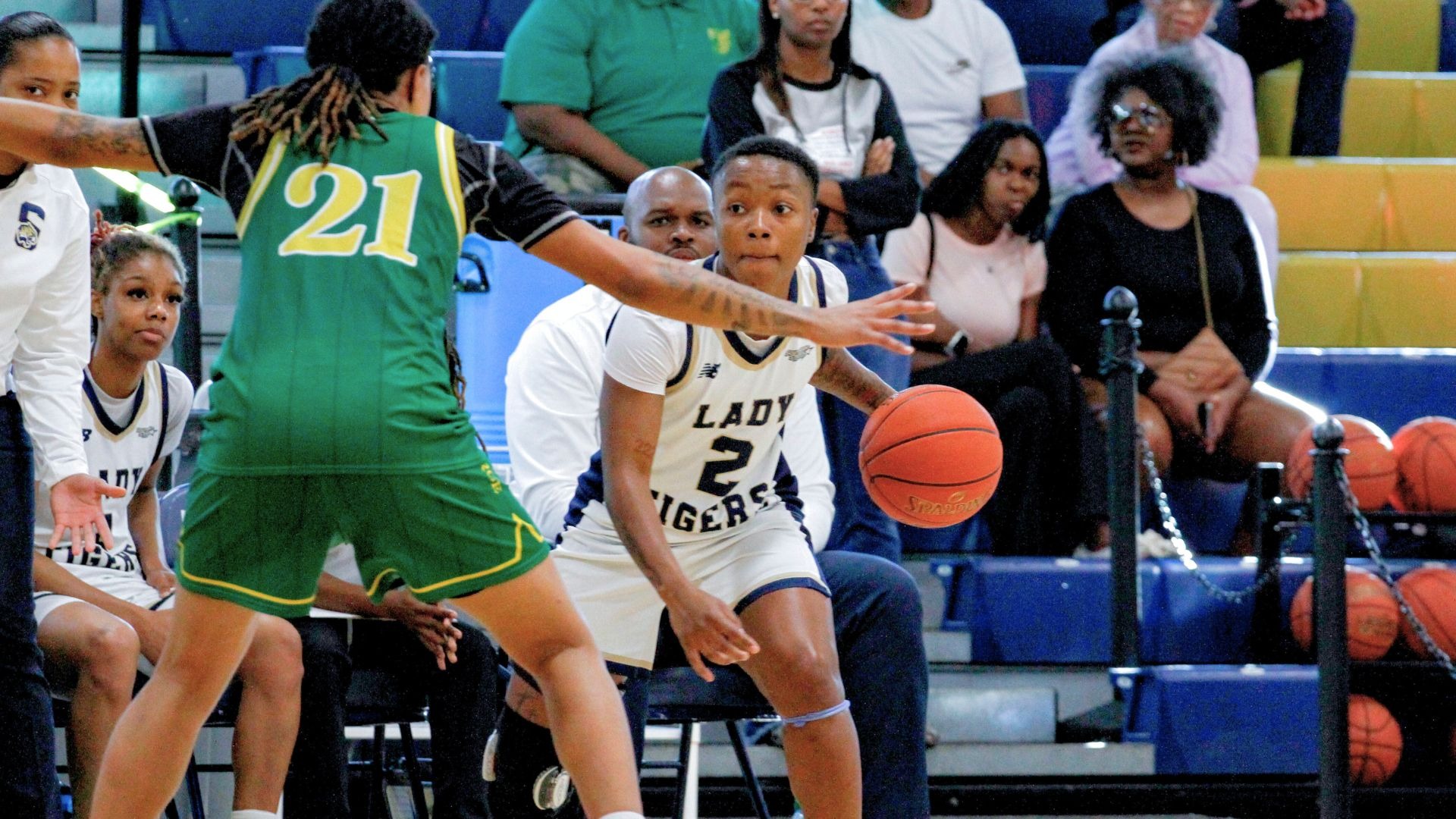 DJ Williams looking for an option against Wilberforce