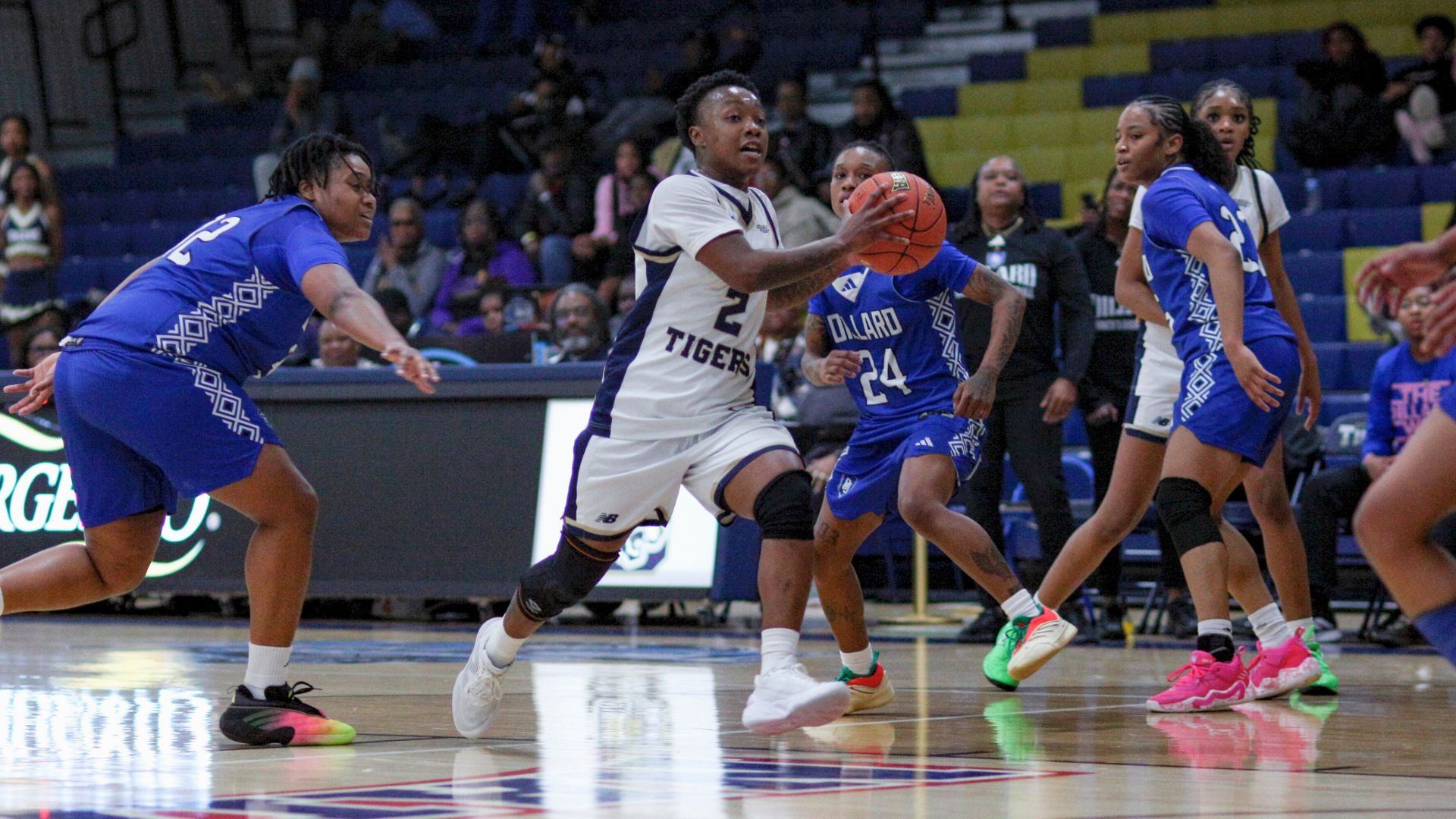 Danyjhia Williams weaves through the Dillard defense