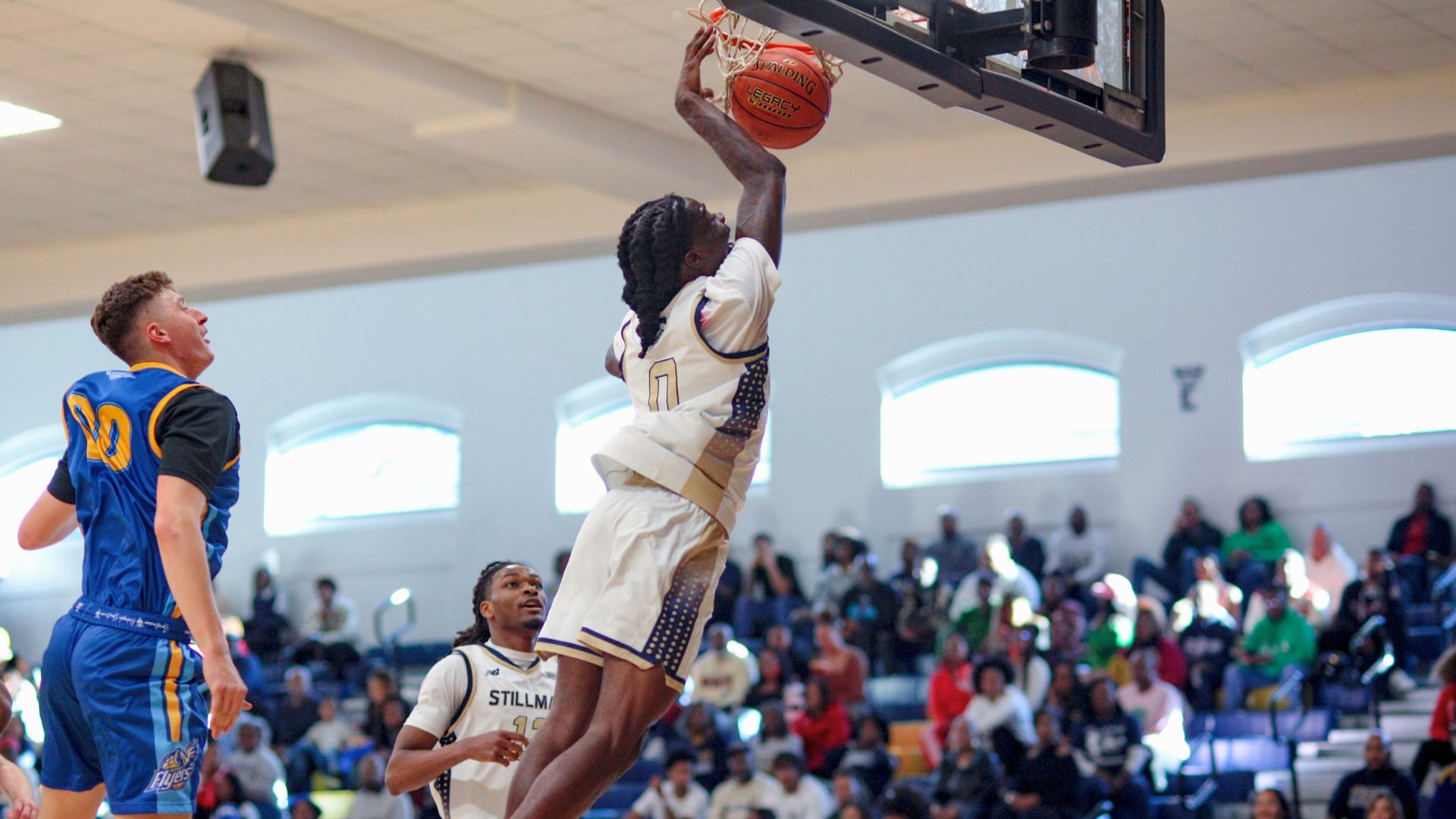 Jordan Fordyce throws down a dunk against Maxwell