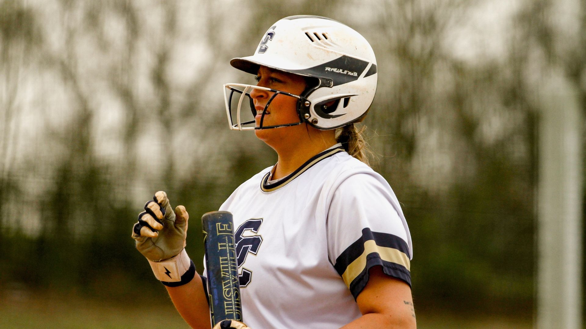 Katelyn Lankford blasts homerun against Wiley