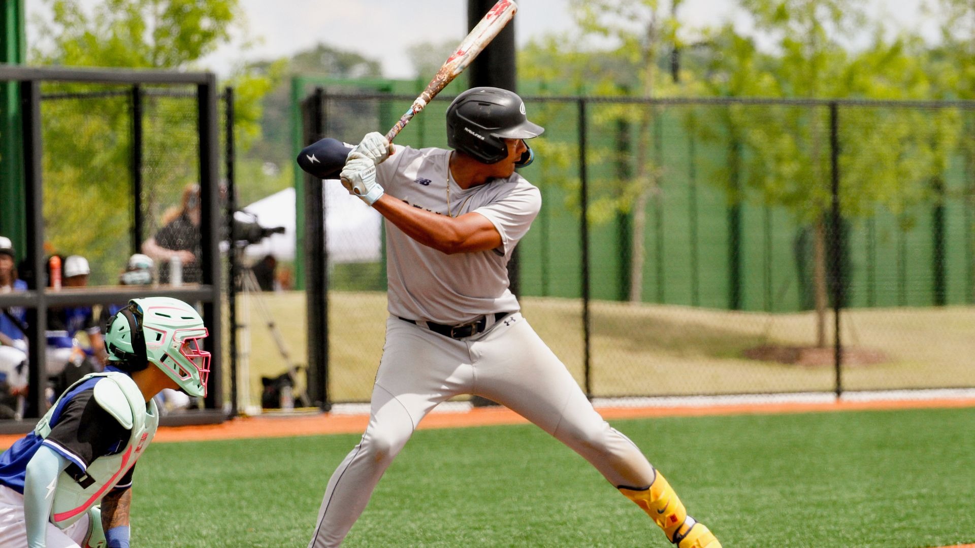 TORY HUDLESTON clutch against Dillard