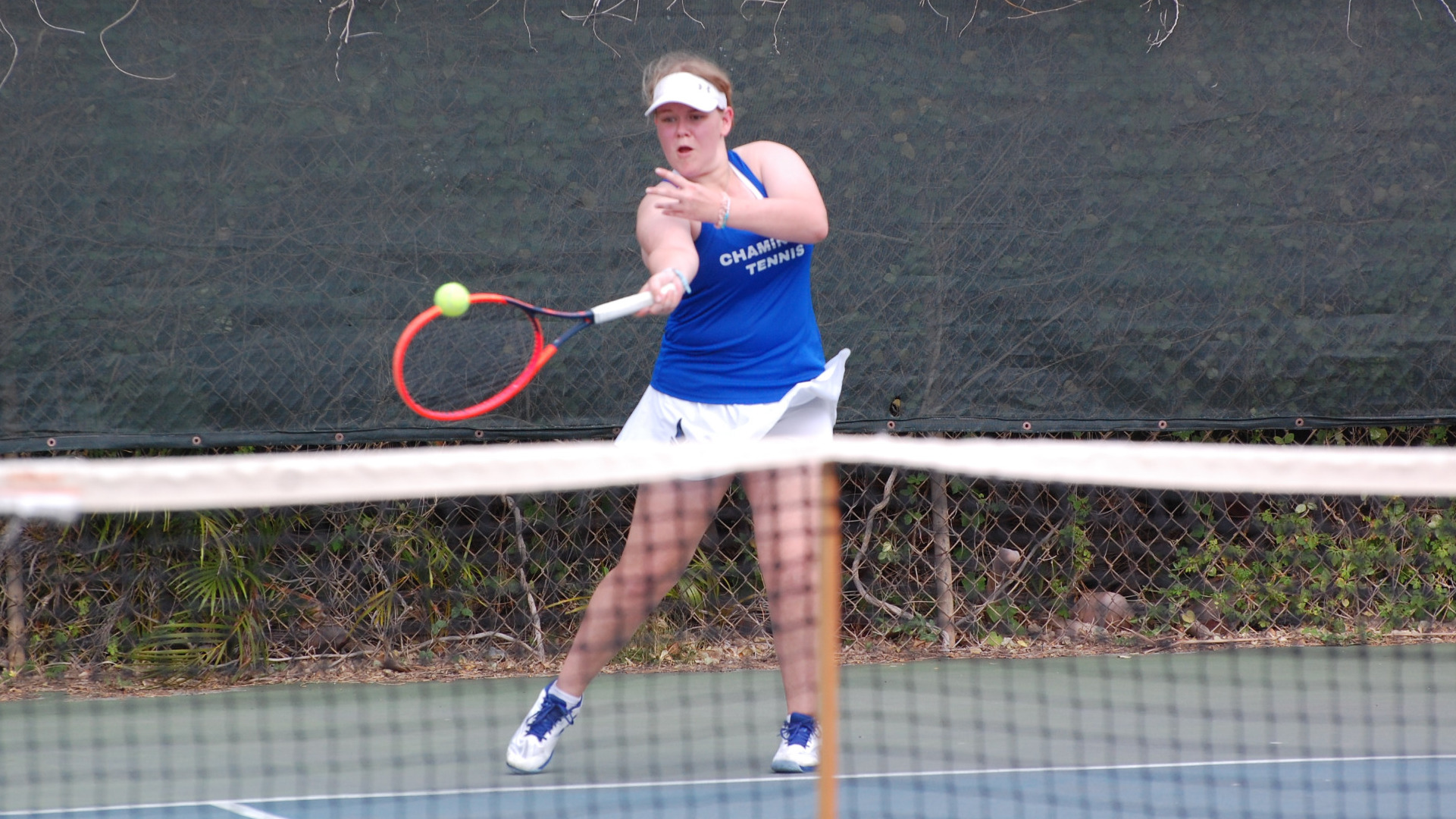 Hannah Lewis vs. Dominican