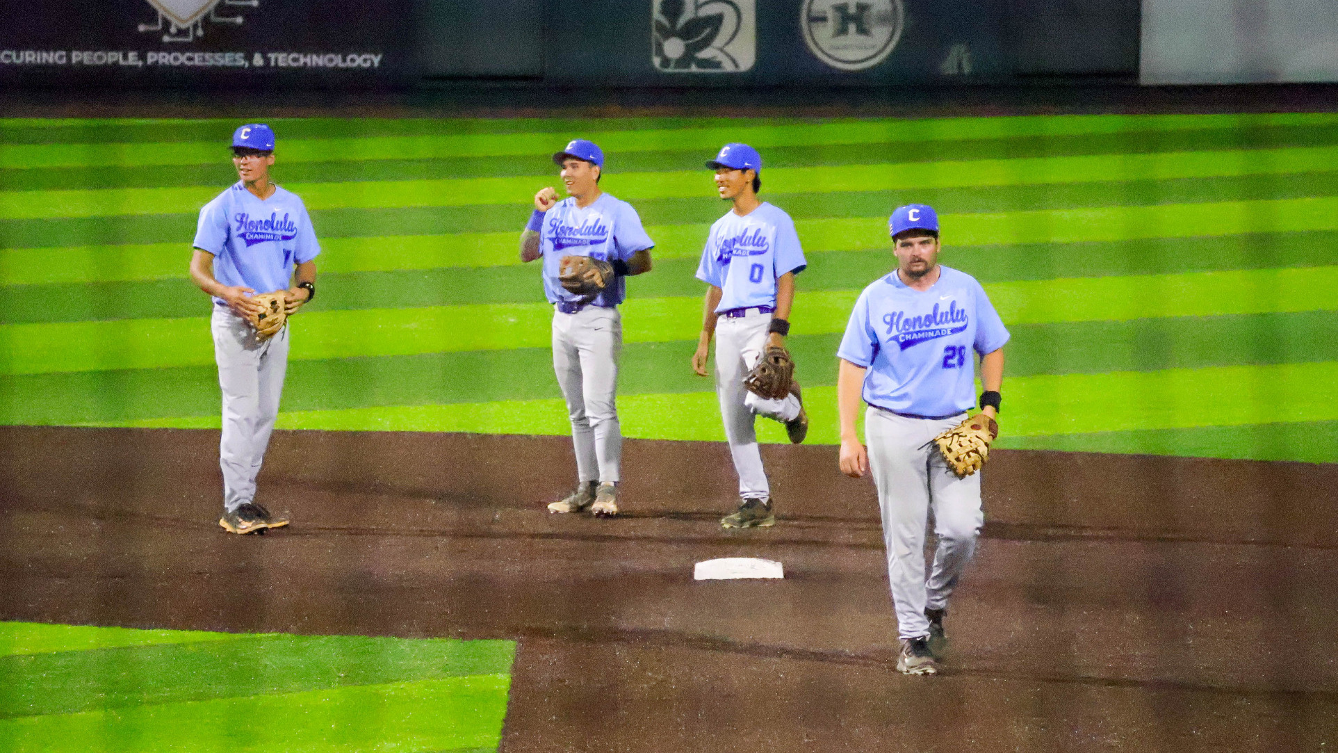 Infielders at Hawai'i