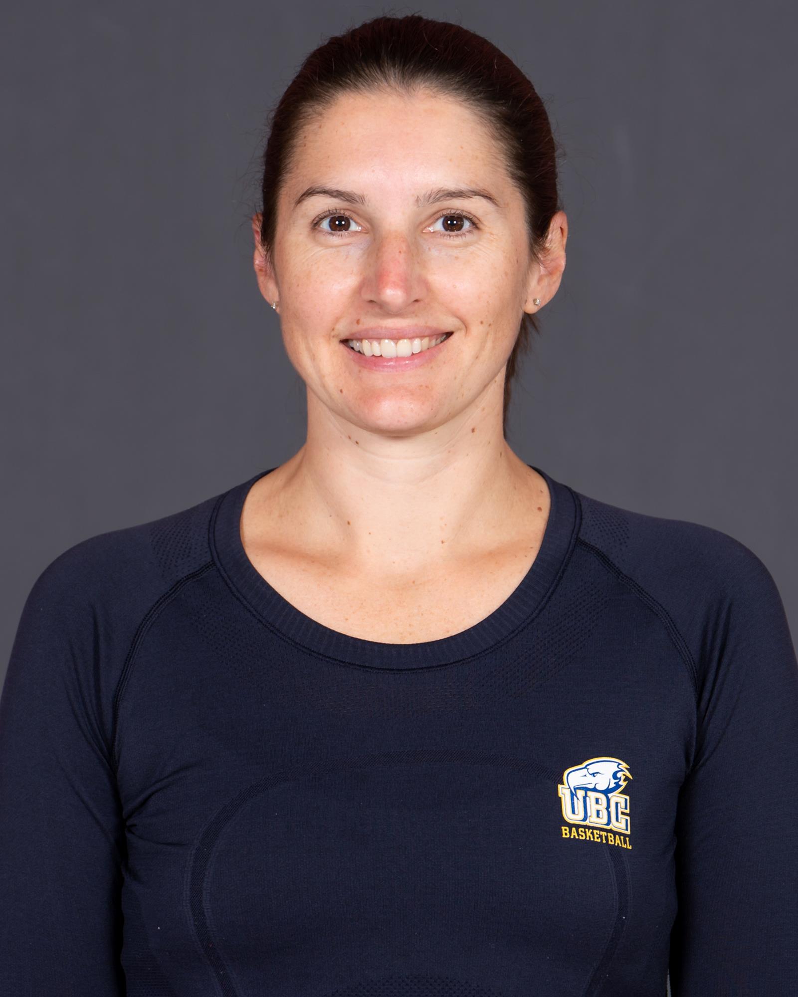 Carrie Watts headshot