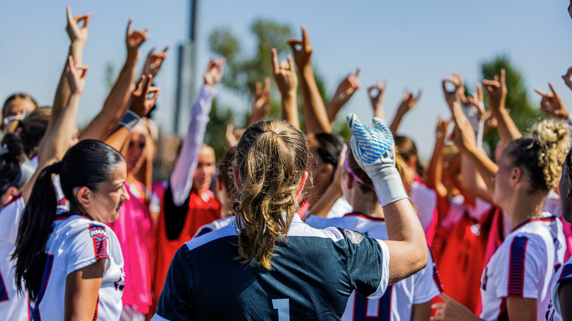 WSOC huddle