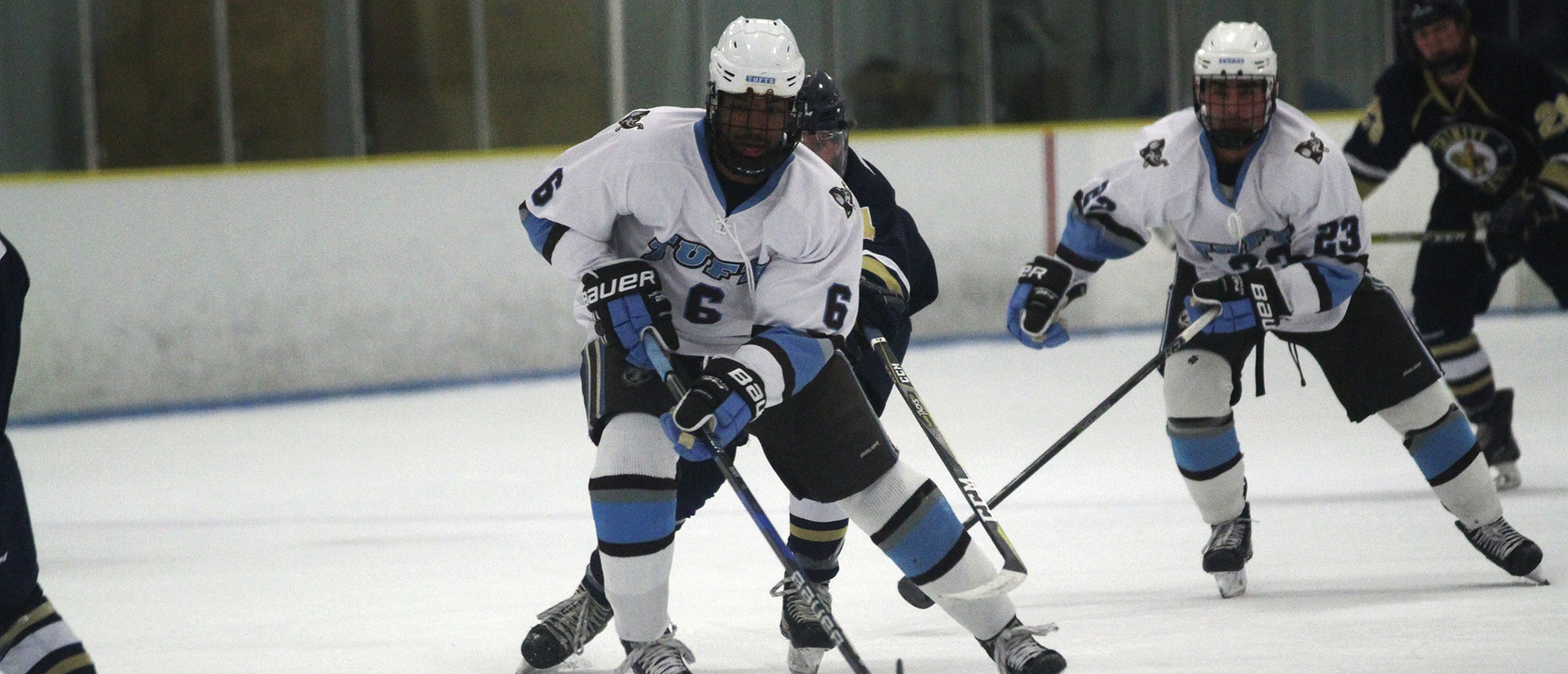 Bowes Scores 4 Points to Lead Endicott Men's Hockey to 92 Victory over