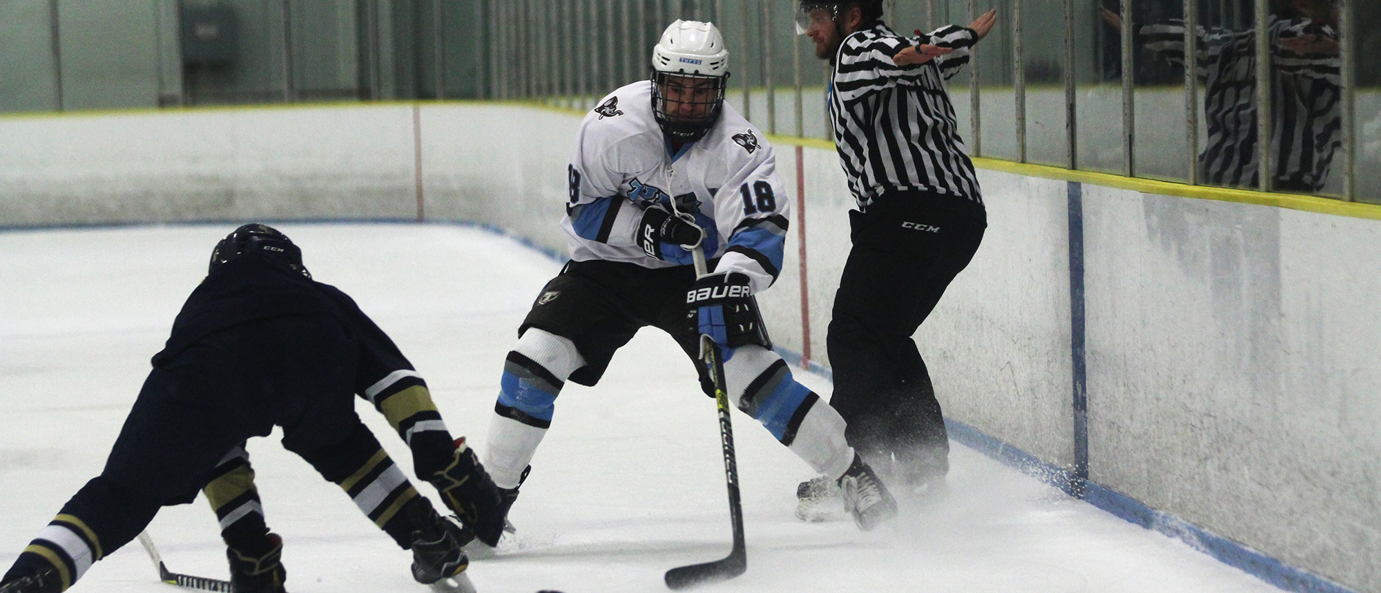 Beniers Scores Two to Lead Hamilton Men's Hockey 41 over Jumbos