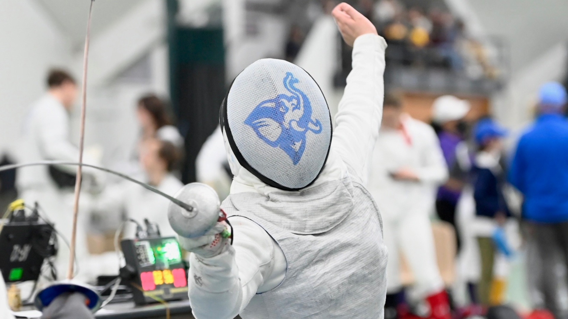Women's Fencing Wins Five of Seven in Season Debut at Vassar Tufts