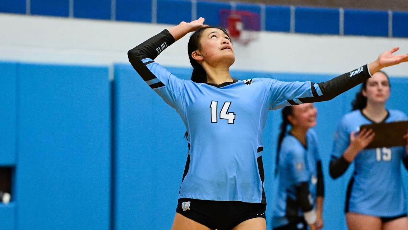 Jumbo Volleyball Powers Past RIT Friday Tufts University