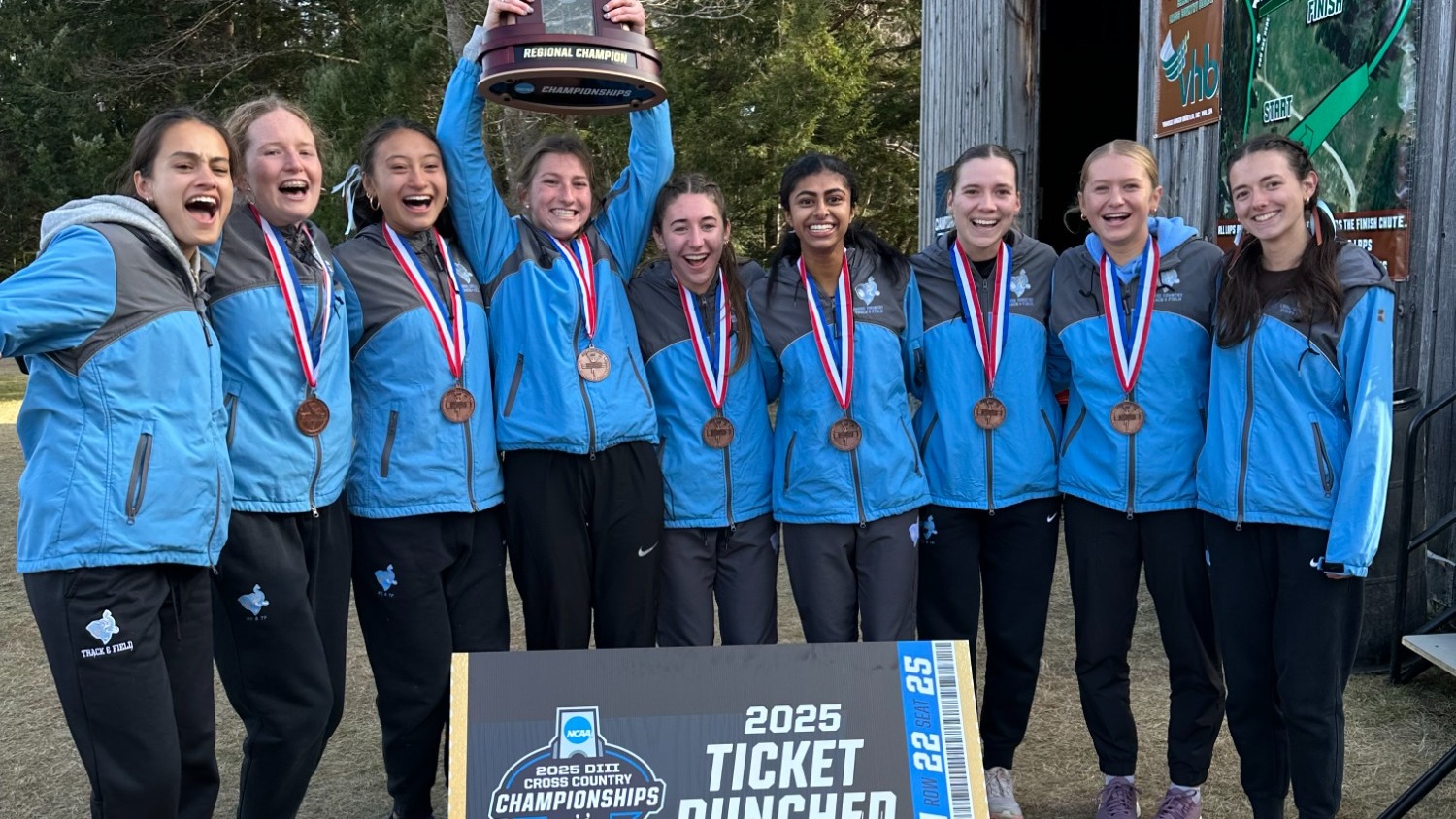 Tufts Women's Cross Country Wins NCAA East Regional