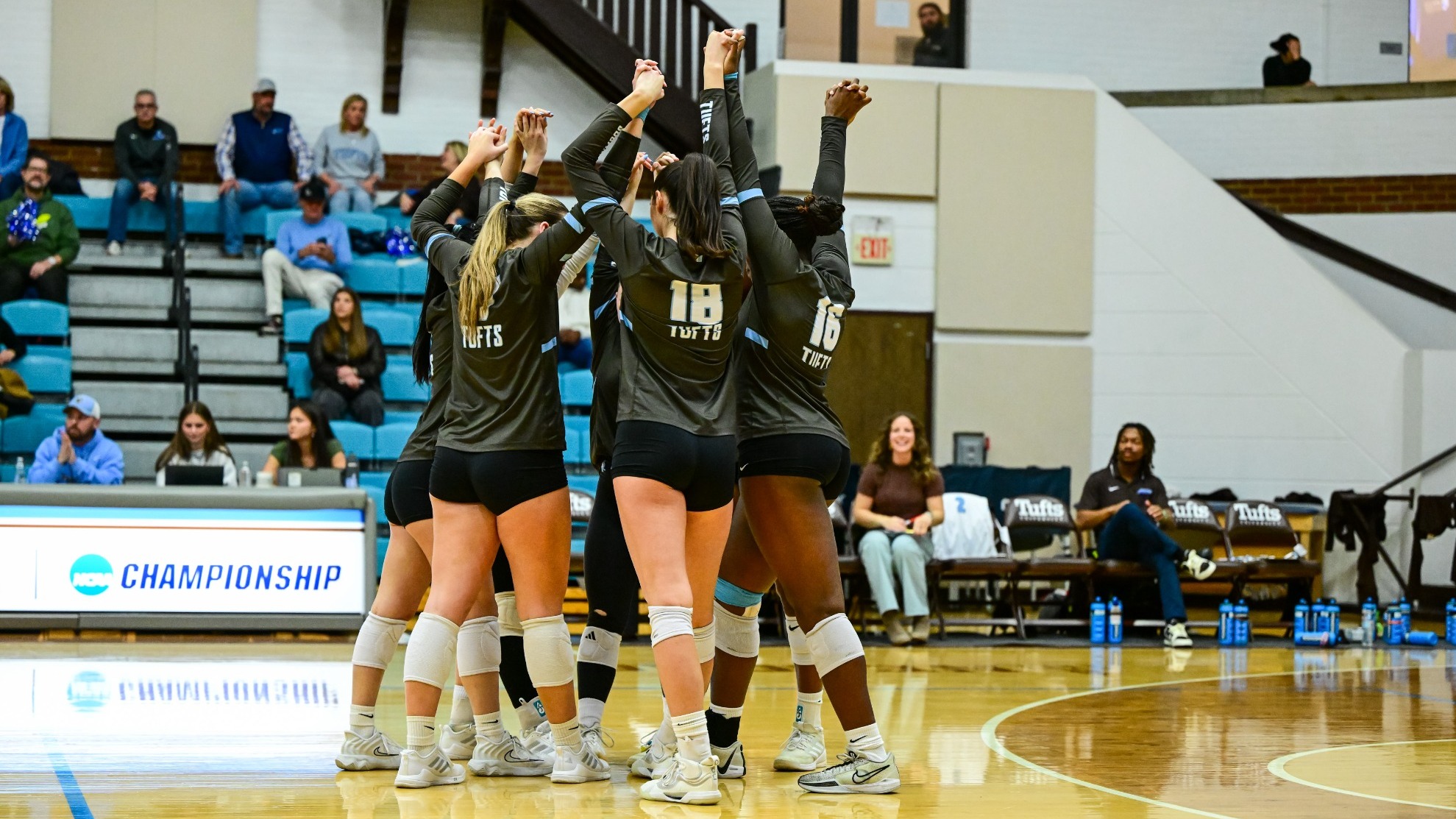 Tufts Huddles Before Point Against ETBU November 22.