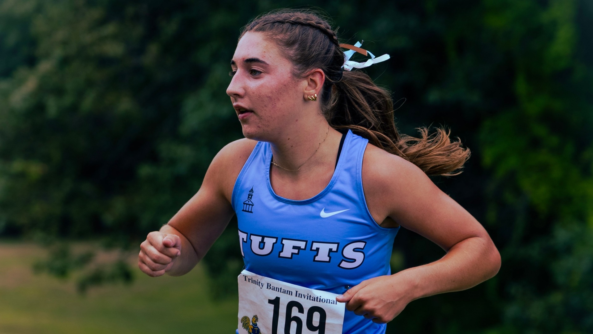 Samara McVey competes at Trinity College in the fall 2025.