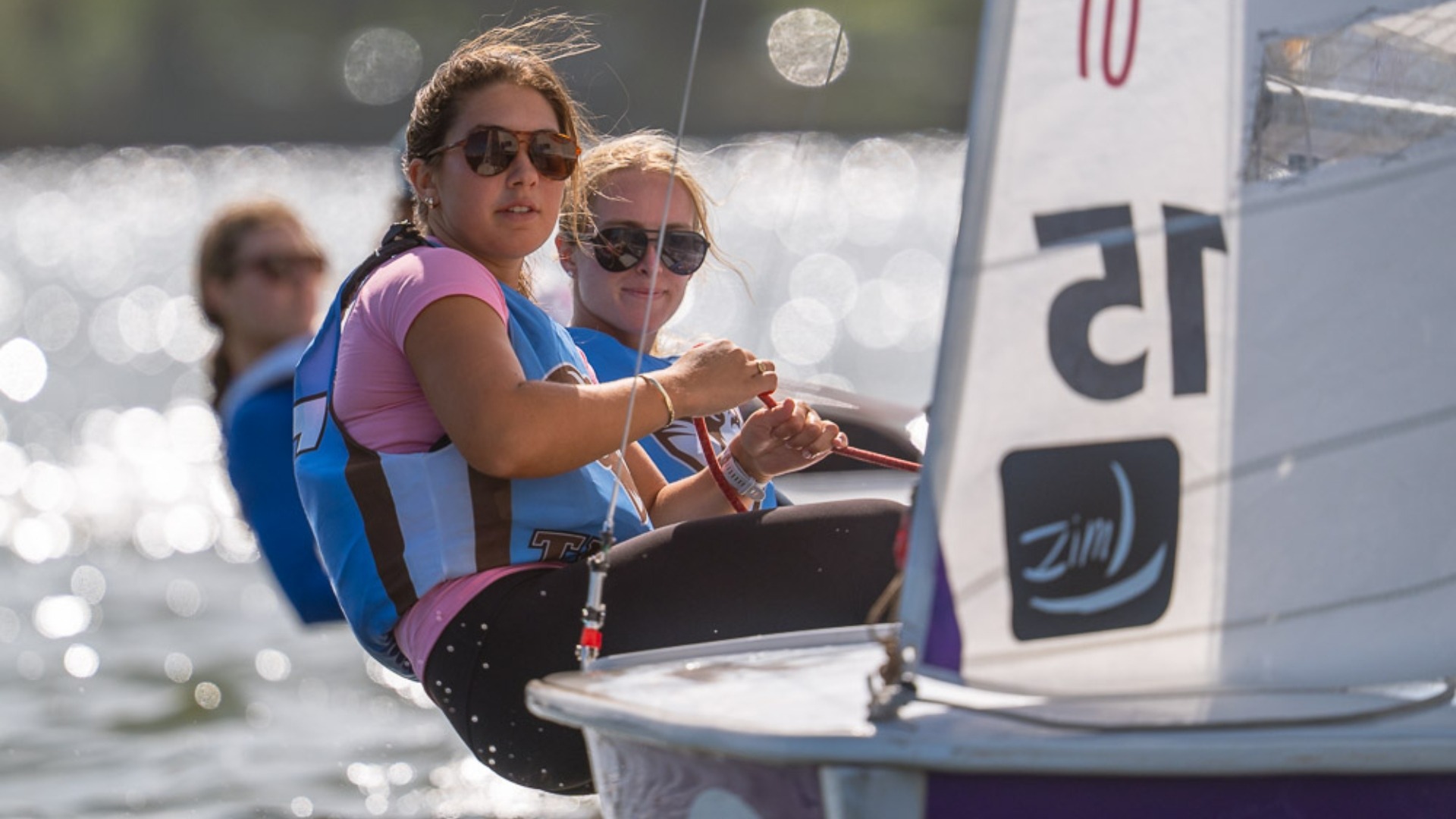 Skipper Maddie Janzen and crew Eloise Goedkoop race for the Jumbos.
