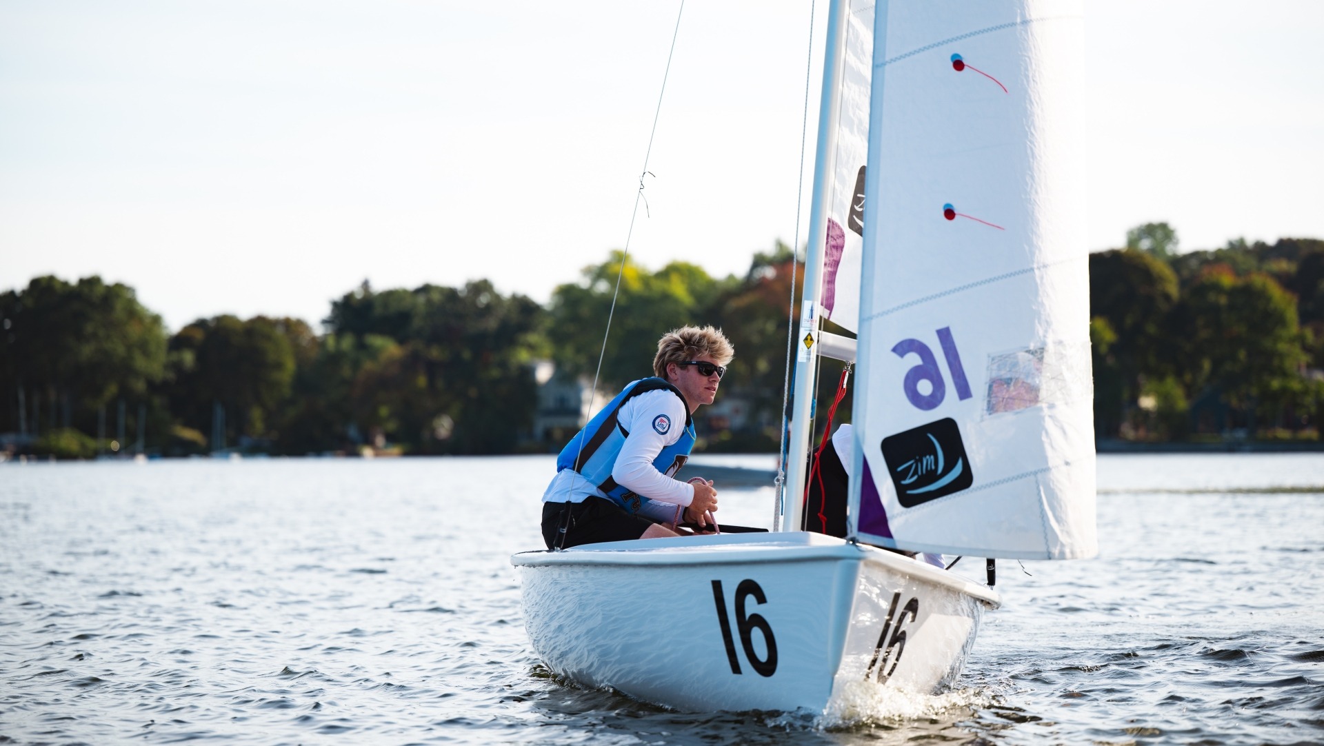 Crue Ziskind sails at Tufts practice.