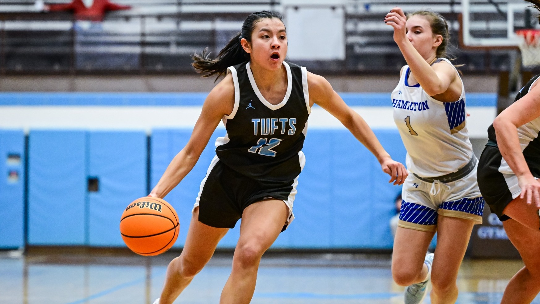 Annie Aspesi Dribbles Against Hamilton College February 7.
