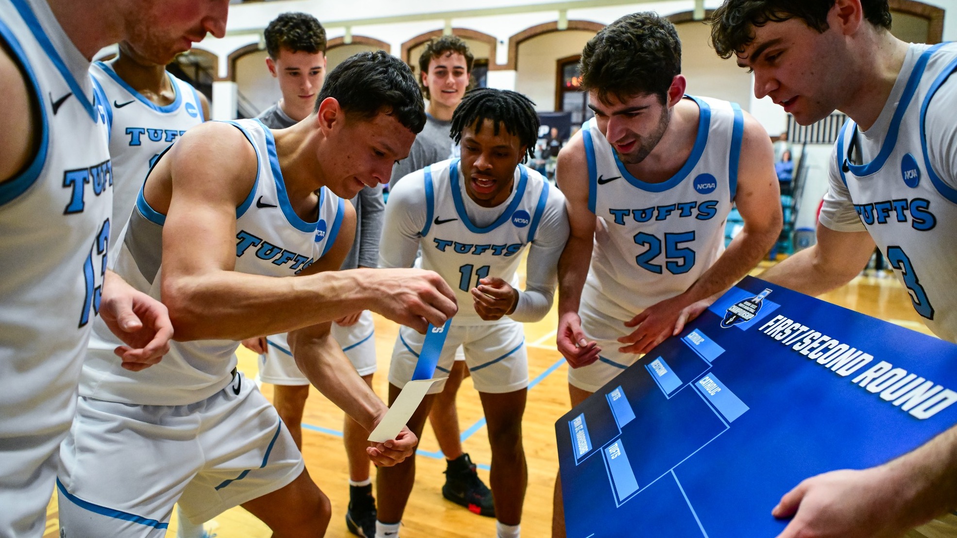 Tufts Men's Basketball Puts Sticker on Bracket After Win Over Catholic 3.7.