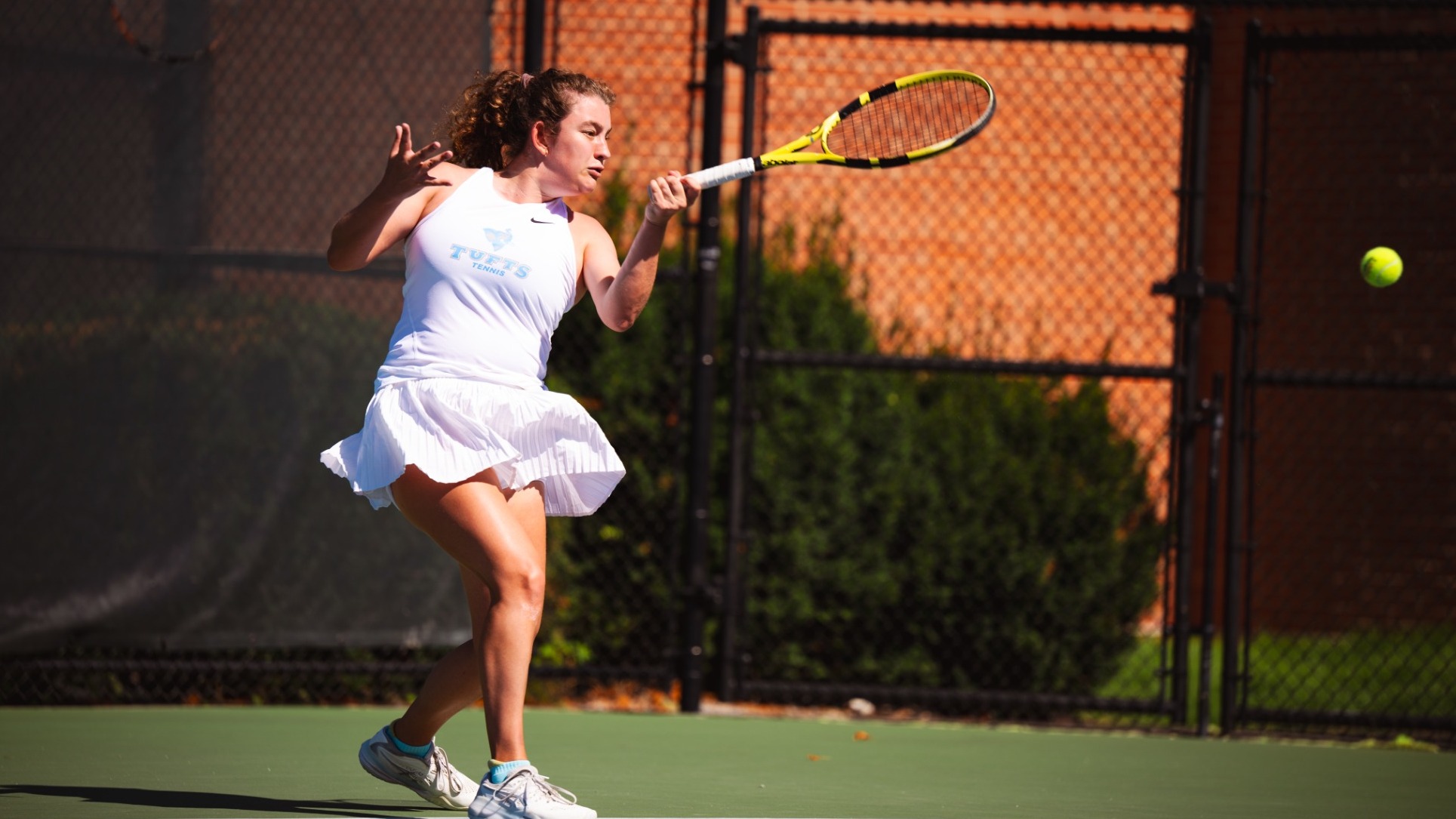 Lucy Mitchel Hits Shot Against MIT.