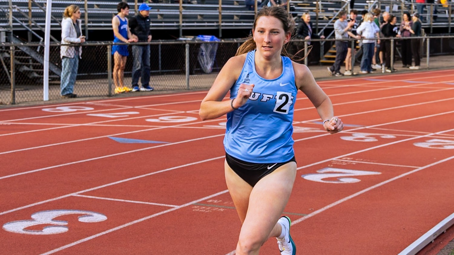 Liz Donahue Runs At Tufts Spring Stampede