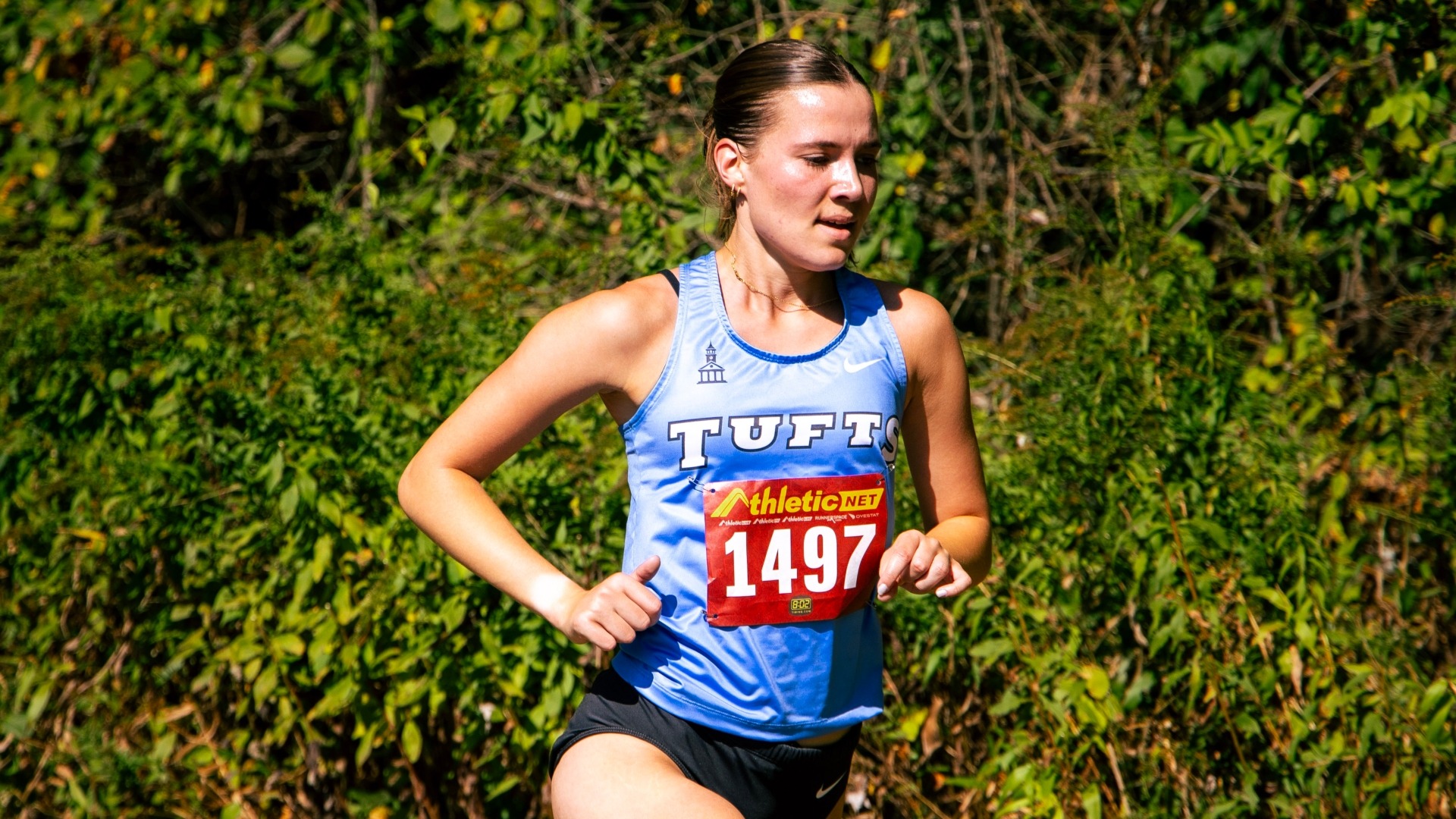 Katya Henisz competes for Tufts during the 2025 season.