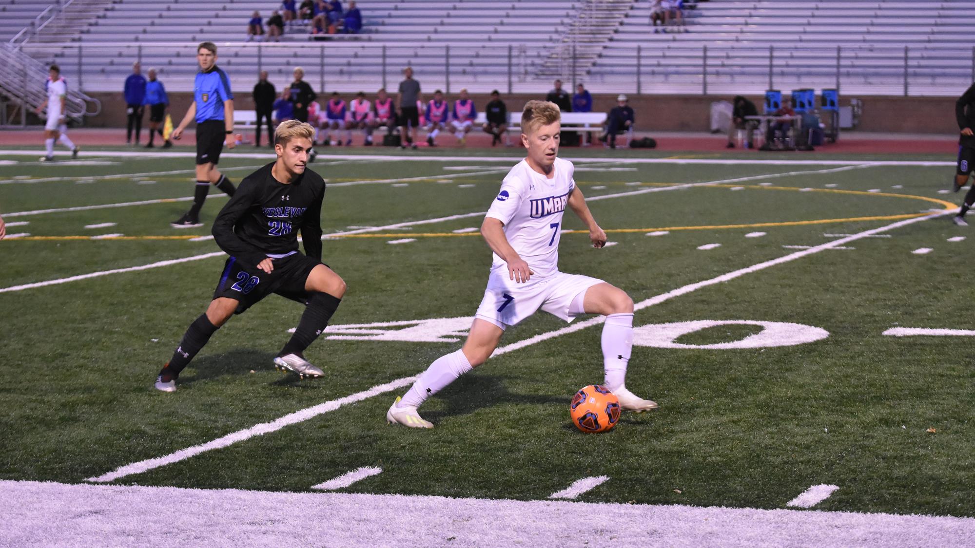 Palmquist handles ball