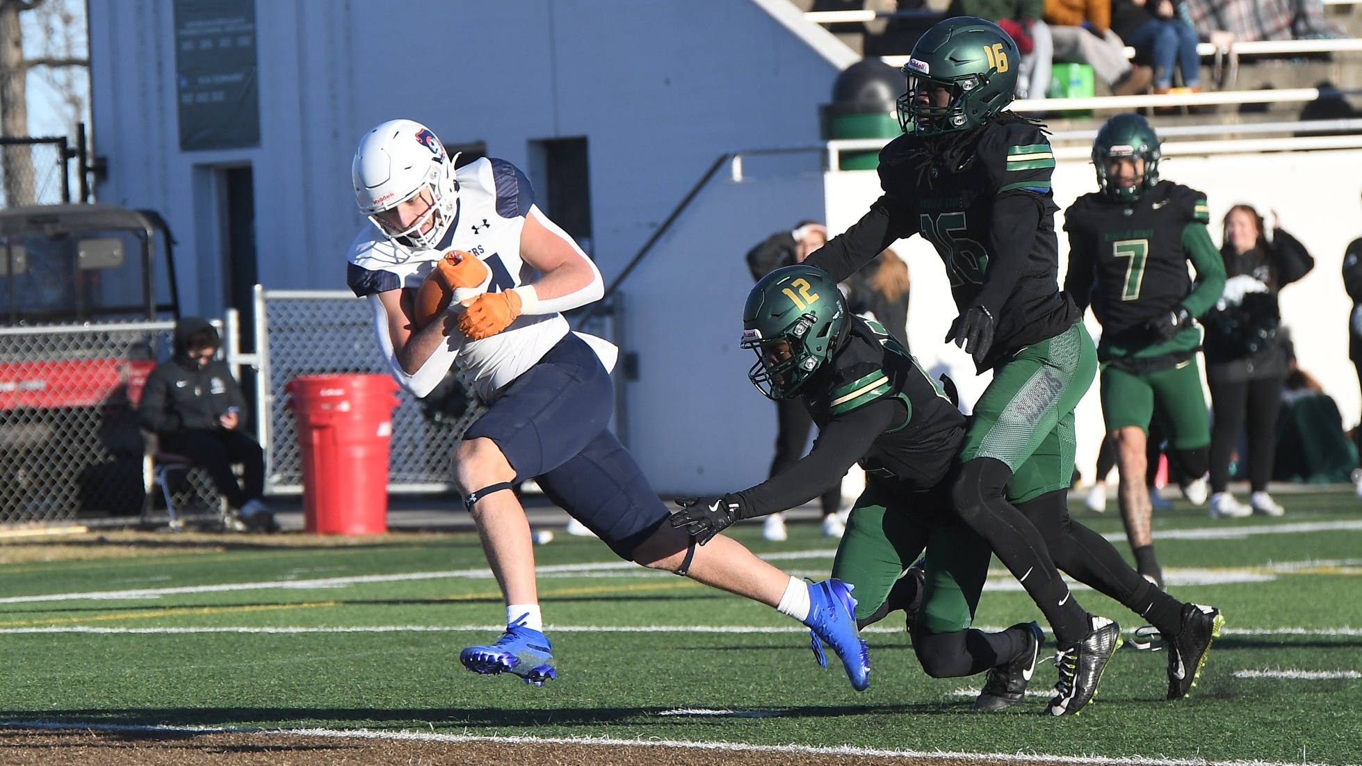 ethan heinrich heads to end zone